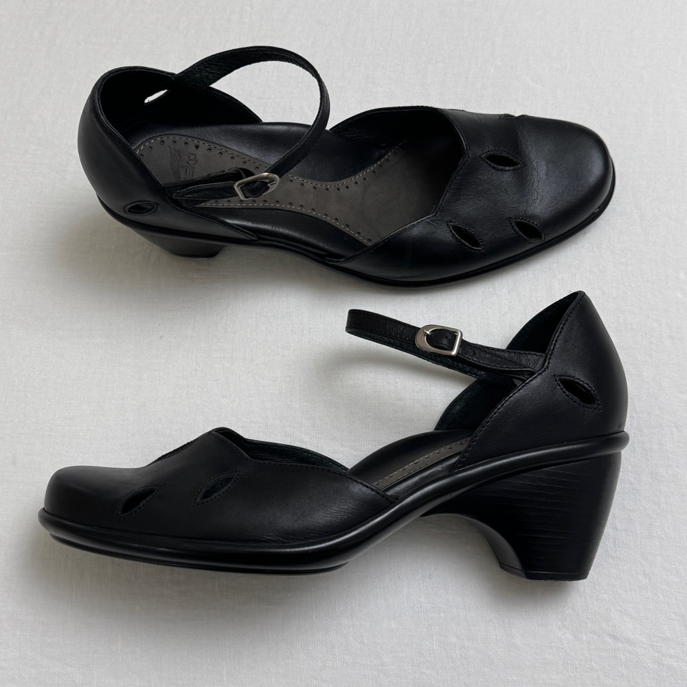 Dansko Black Leather Mary Jane Chunky Heels With Cutout Detail Size EU 41 Whimsy